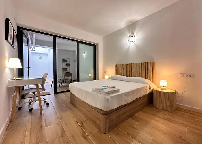 Apartman & Ayora