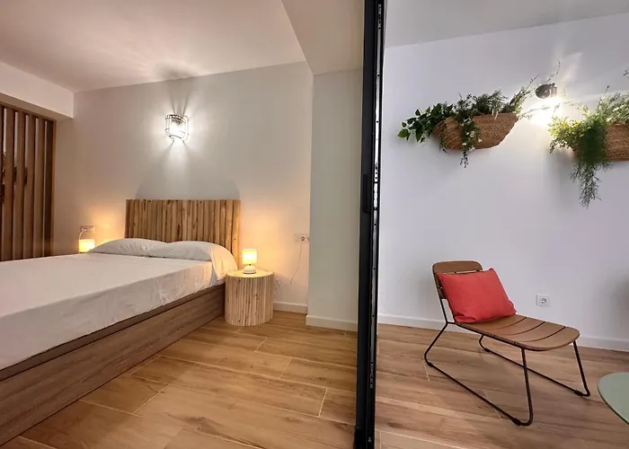 & Ayora Apartman *