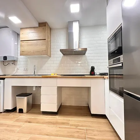 Apartament & Ayora *