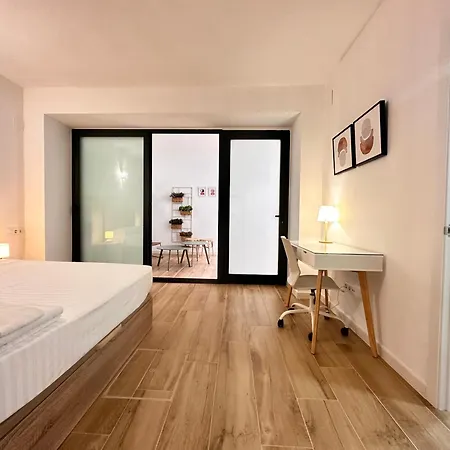 & Ayora Apartament *