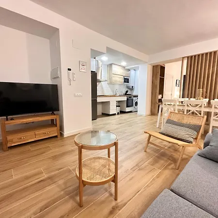 Appartement & Ayora *