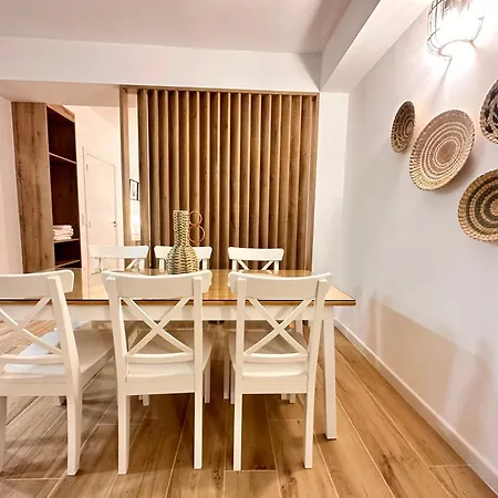 & Ayora * ולנסיה